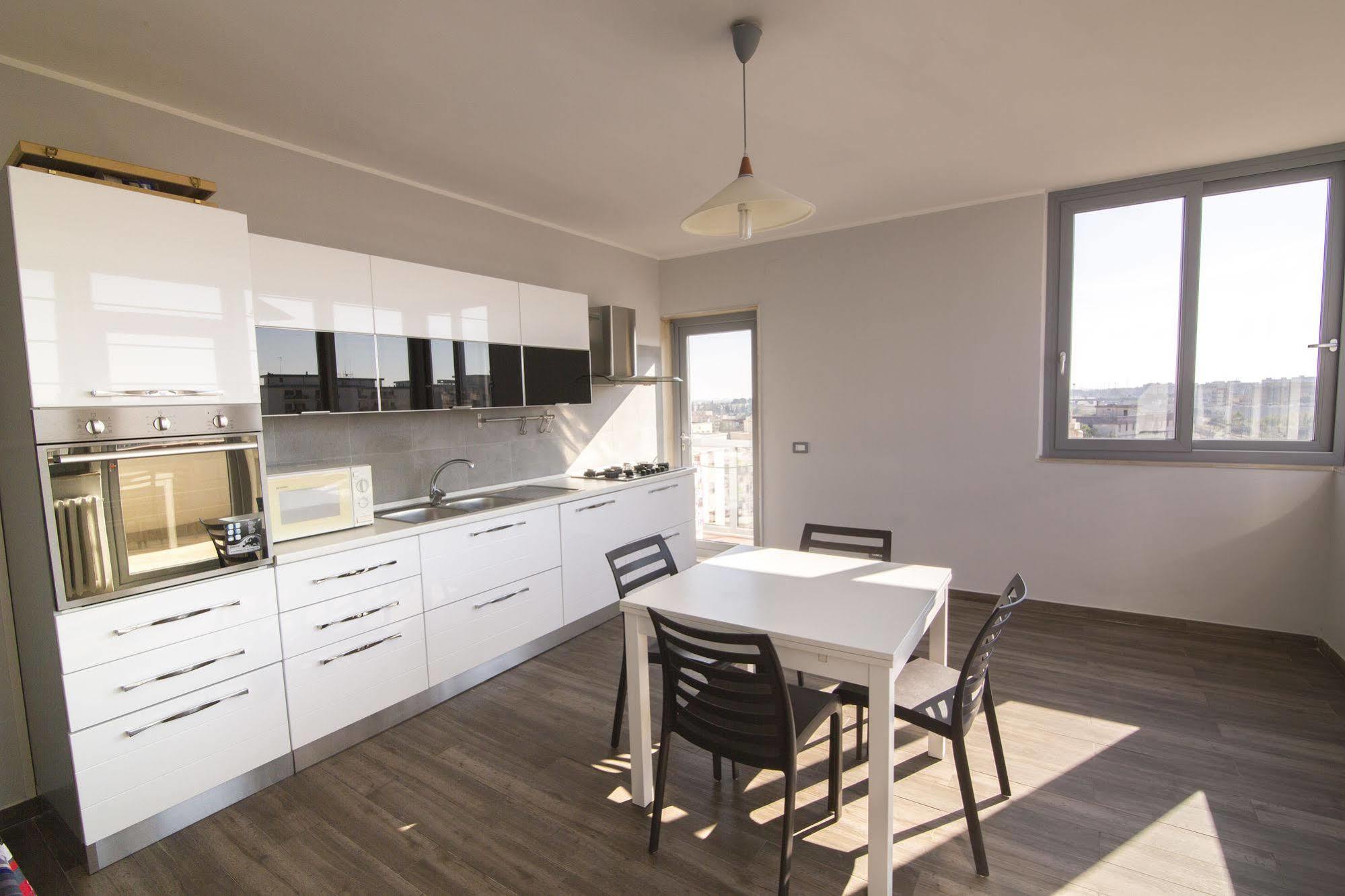Penthouse Station Luxury Suites & Apartment برينديسي المظهر الخارجي الصورة