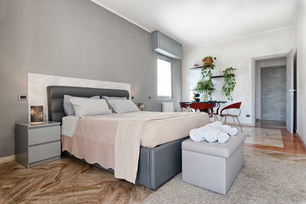Penthouse Station Luxury Suites & Apartment برينديسي المظهر الخارجي الصورة