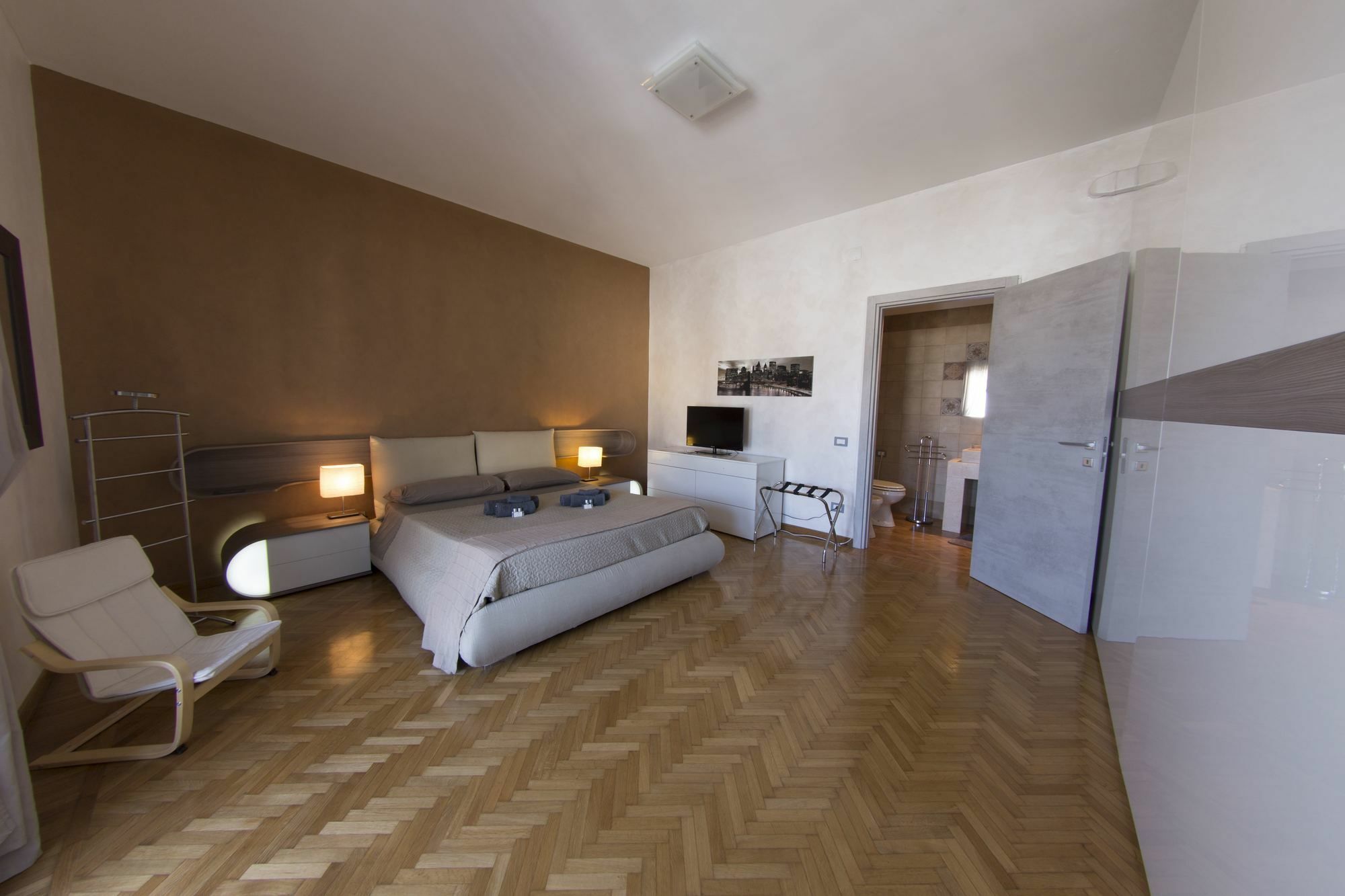 Penthouse Station Luxury Suites & Apartment برينديسي المظهر الخارجي الصورة